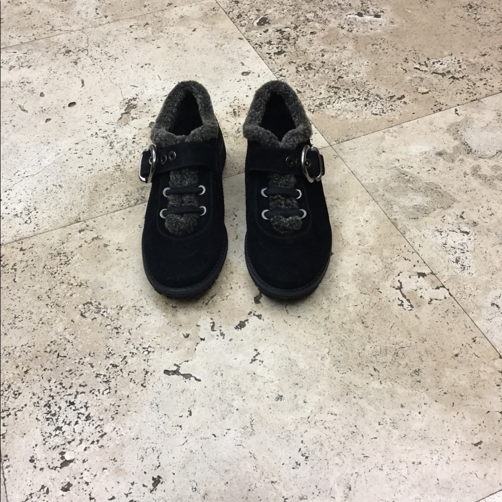 STUART WEITZMAN